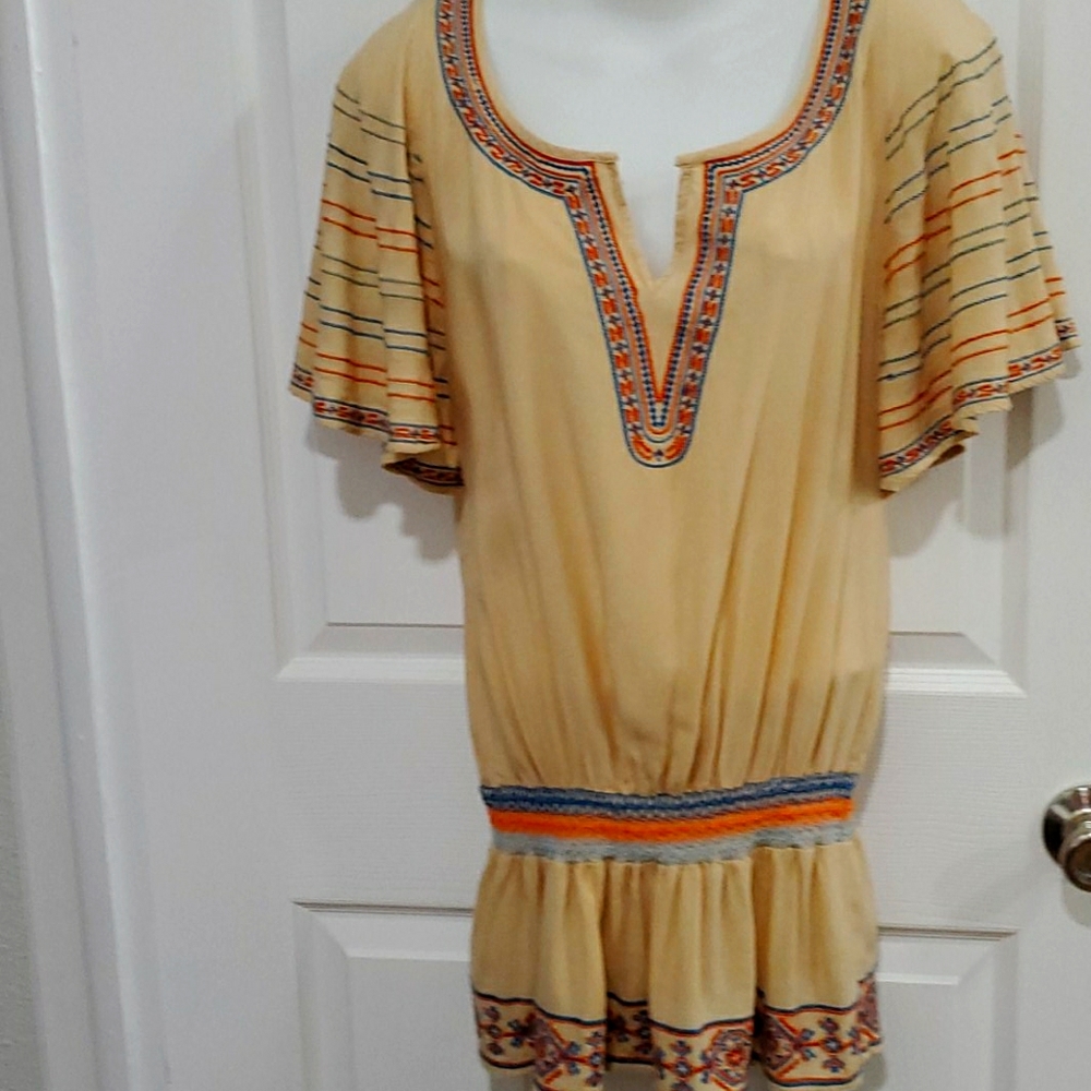 EUC FLYING TOMATO EMBROIDERED TOP